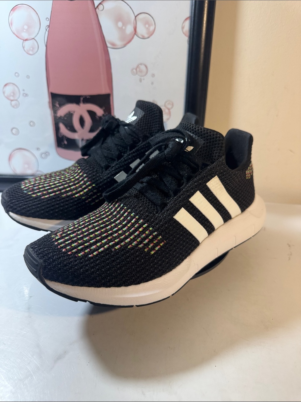 adidas Swift Run Black/Rainbow Sneakers - Women’s Size 7.5 - Picture 4 of 11